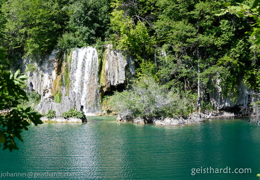 Wasserfall am See